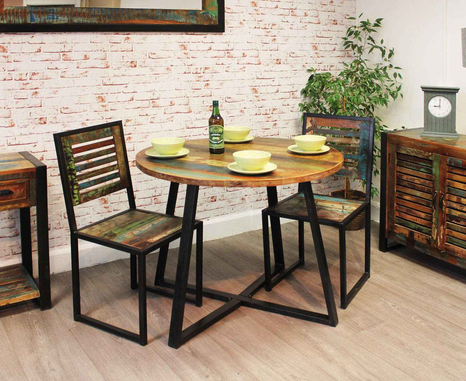 Urban Chic Round Dining Table (100cm x 100cm)
