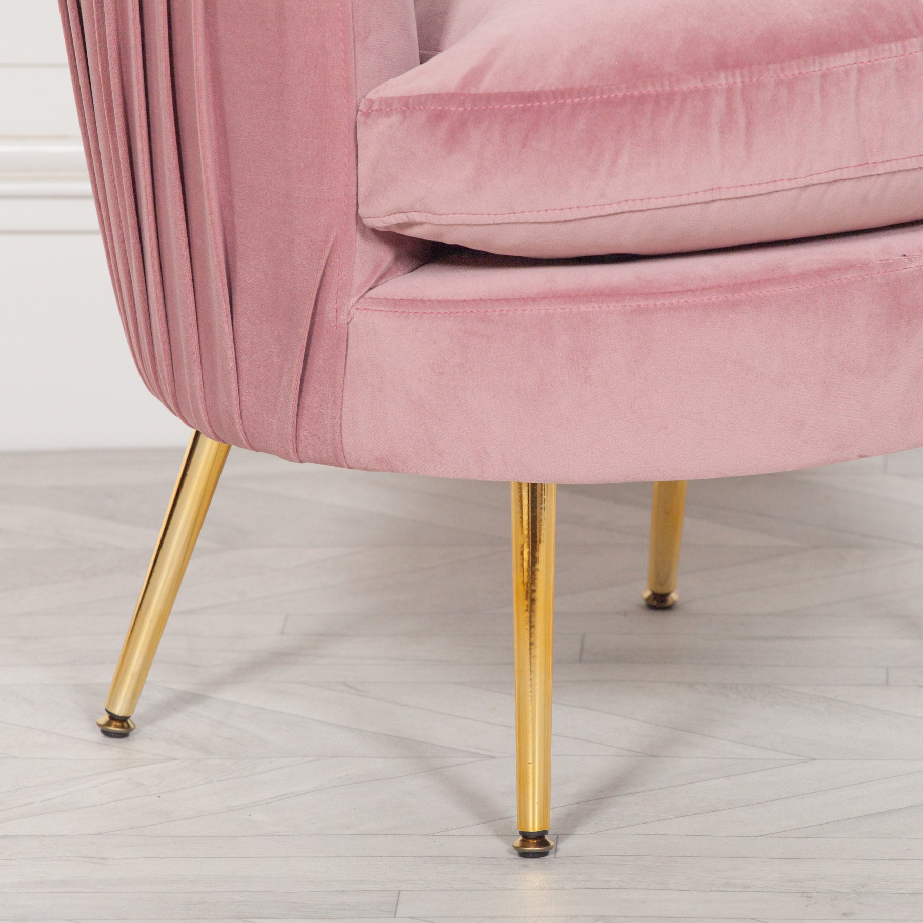 Shell Style Pink Pleated Velvet Bedroom Chair