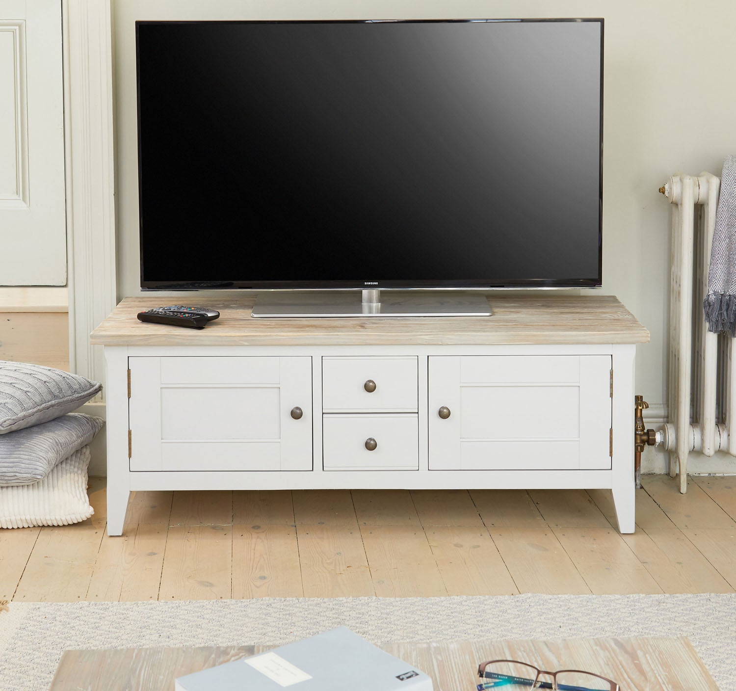 Signature Widescreen Television Stand