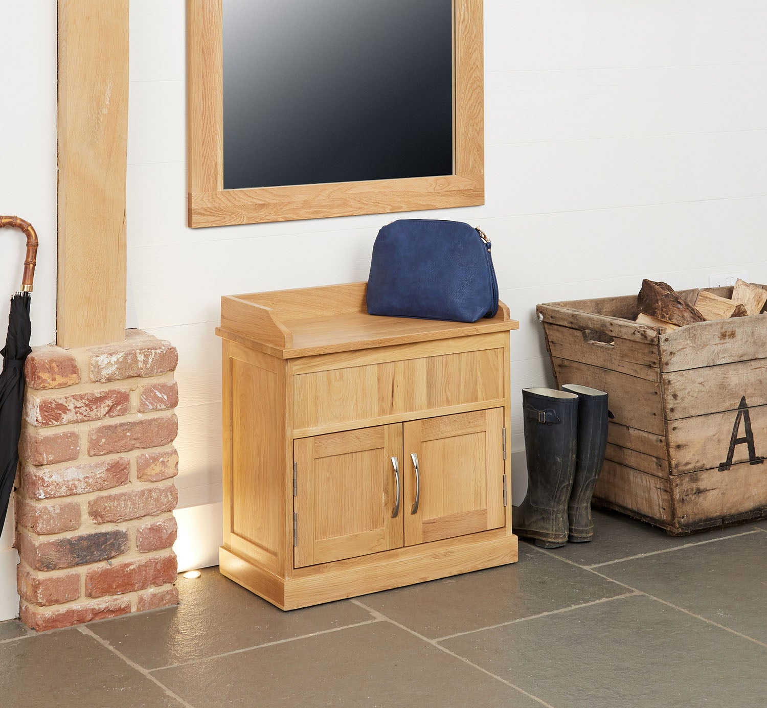 Mobel Oak Shoe Bench with Hidden Storage