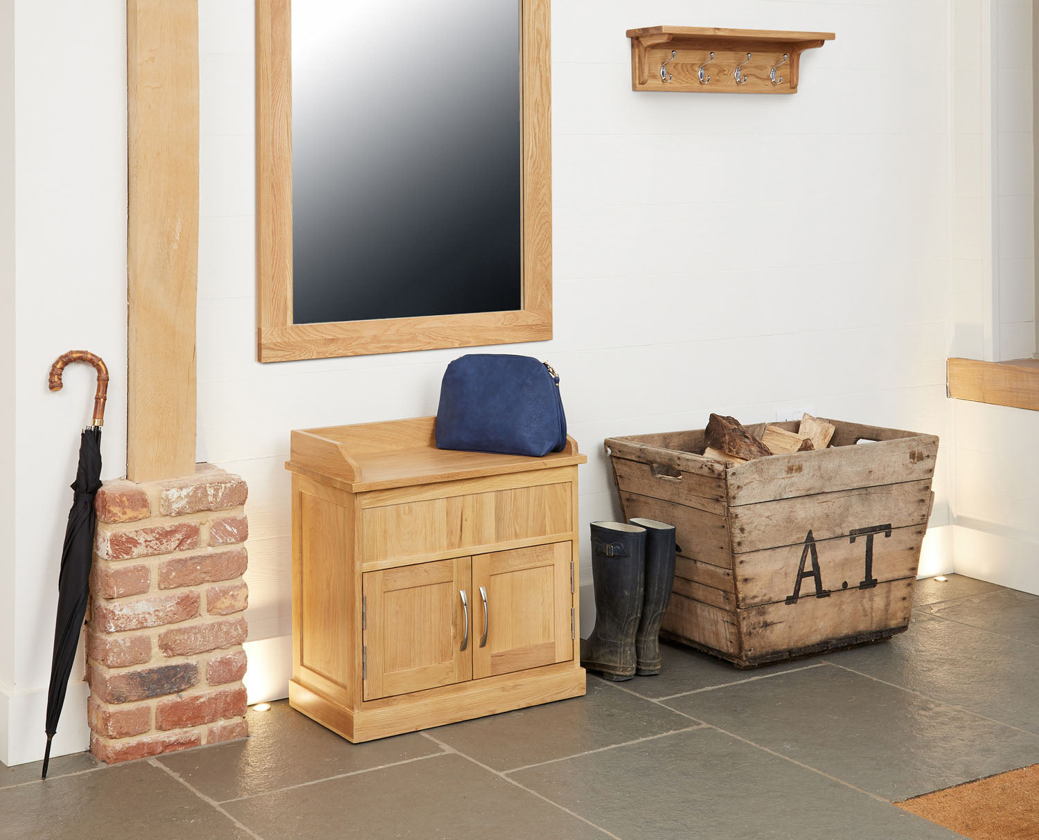 Mobel Oak Shoe Bench with Hidden Storage