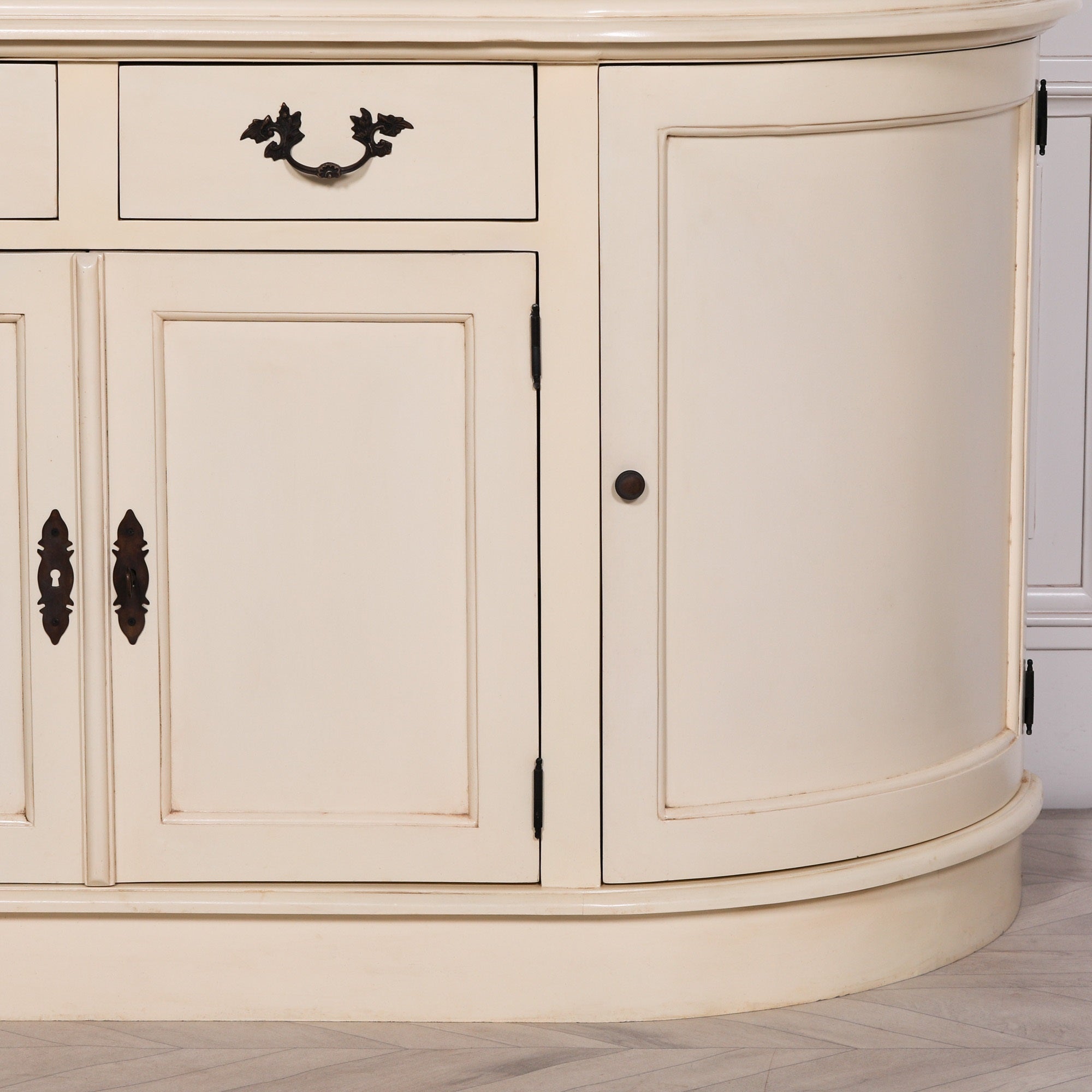 Large Wooden Vintage Cream Colour Dresser Display Cabinet
