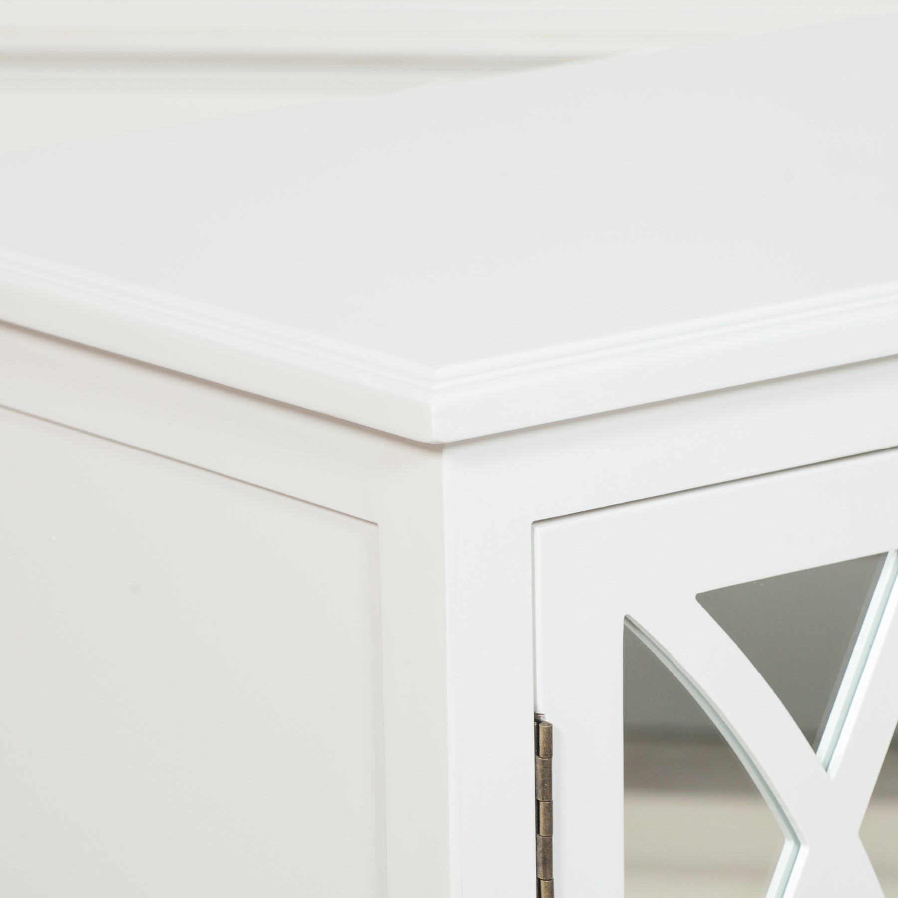 Colonial Style Breakfront Wooden White Painted 4 door Mirrored Buffet Sideboard