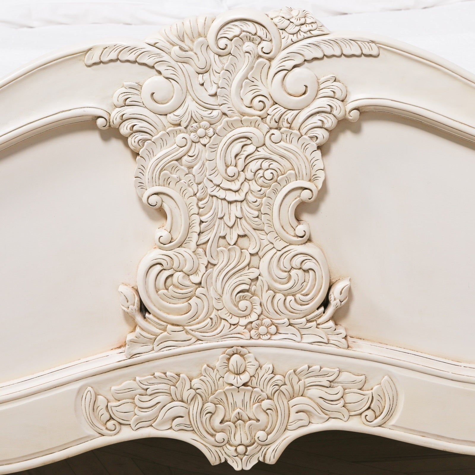 French Antique Style Ivory White Colour Carved Ornate 5ft King Size Bed