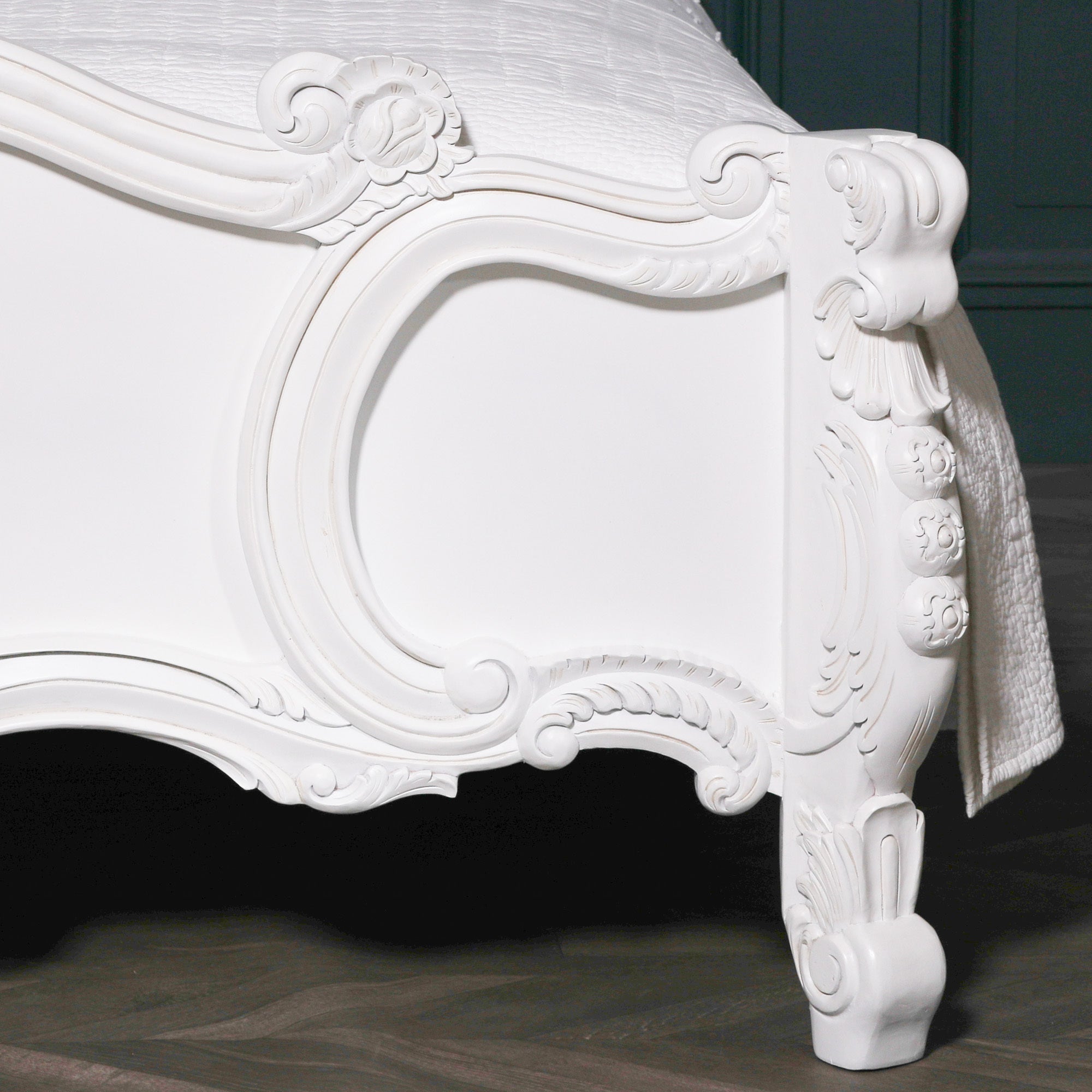 French Shabby Chic Style Carved Rose Cherub Double Size 4ft6 Bed in White Colour