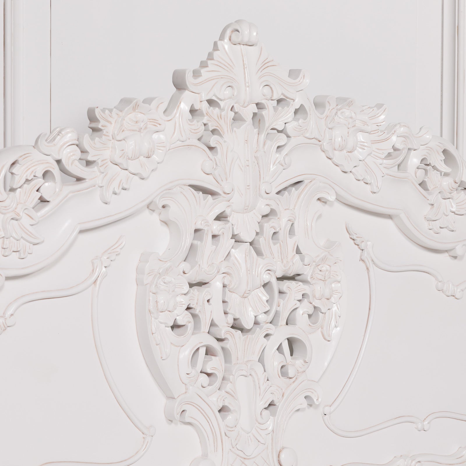 Rococo Style Carved 5ft King Size Mahogany Wood White Colour Painted Bed