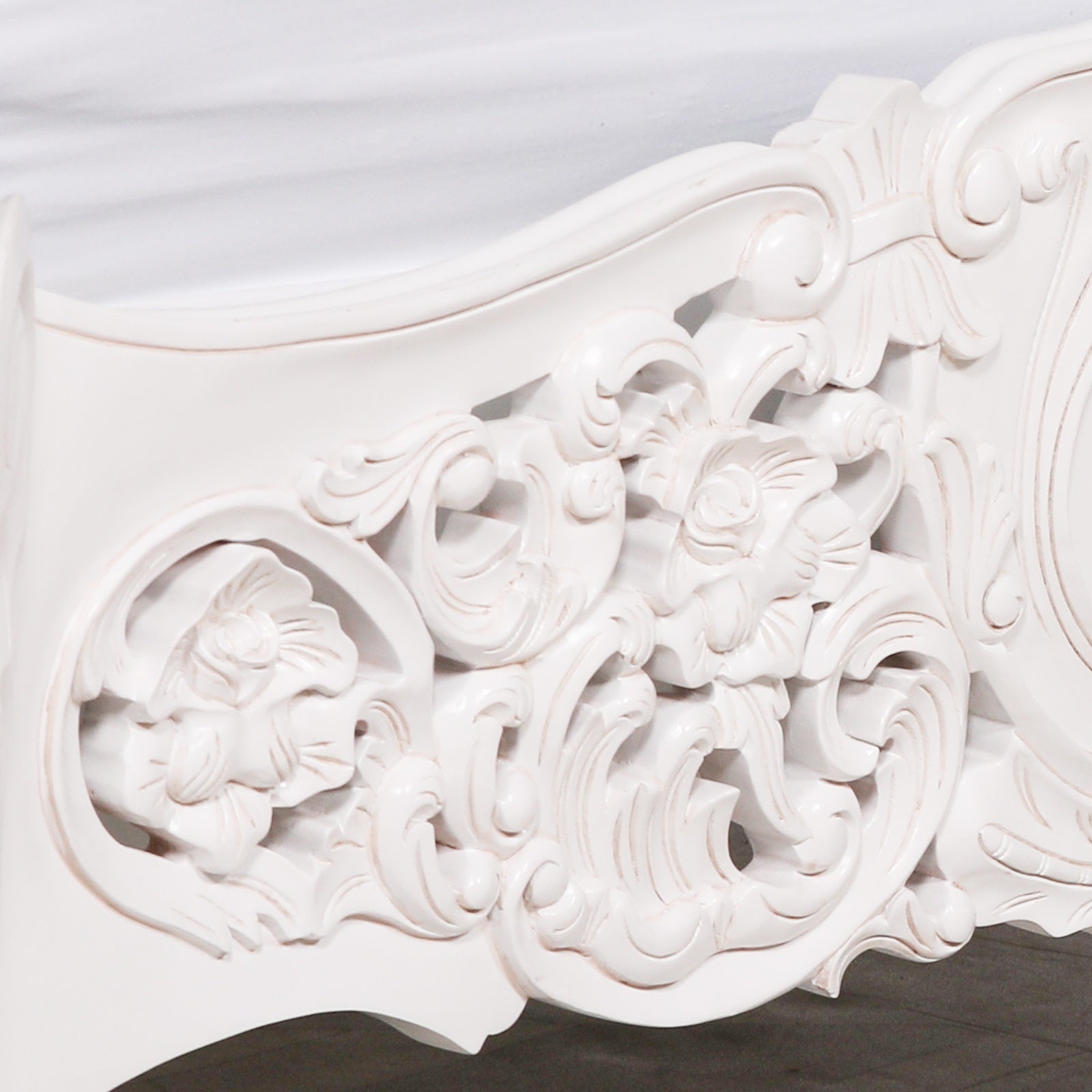 Rococo Style Carved 5ft King Size Mahogany Wood White Colour Painted Bed