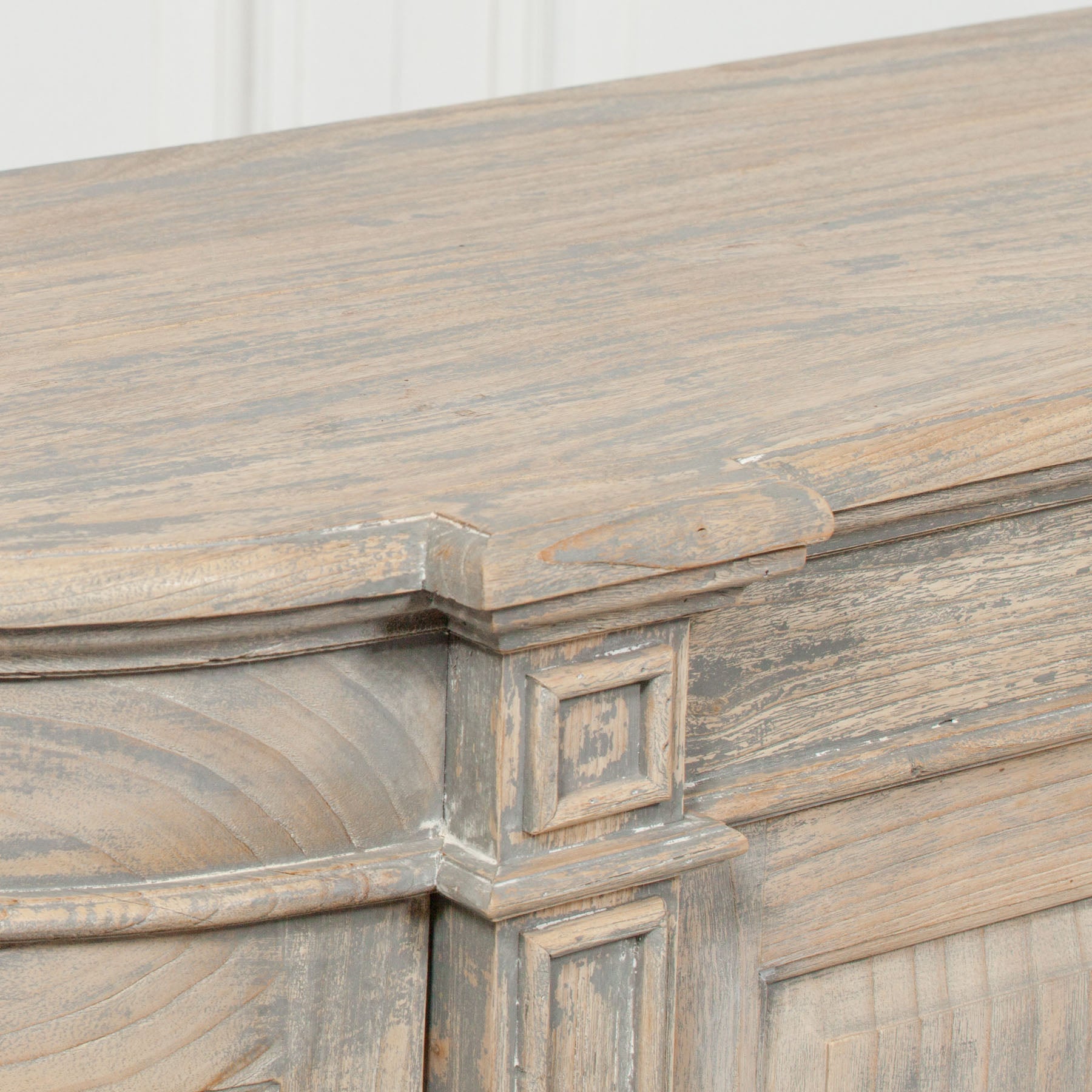 Large Distressed Mahogany Wood Rustic Style Buffet Sideboard with 4 Doors and Pull Out Platform Tray